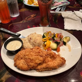 Rainforest Cafe - Chicken fried chicken with baby red mashed potatoes & veggies! - American Near Me - Grapevine, Texas Rainforest Cafe - Chicken fried chicken with baby red mashed potatoes & veggies! - American Near Me - Grapevine, Texas