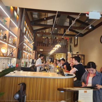 Dagg Thai Restaurant - Street level and waiting area - Thai Near Me - New York, New York