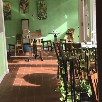 Raintree Bakery Coffeehouse - Inside - Bakeries Near Me - Honolulu, Hawaii Raintree Bakery Coffeehouse - Inside - Bakeries Near Me - Honolulu, Hawaii
