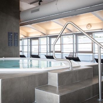 Holmes Place - Gyms Near Me - Oberrieden, ZH