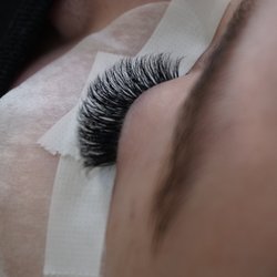 Hybrid Eyelash Extensions