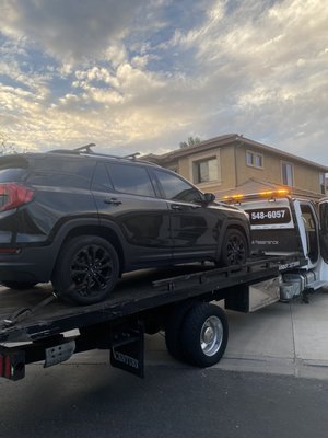 SUV towing - Vehicle was inoperable had mechanical issues and delivered car to dealership mechanic for servicing and repairs.