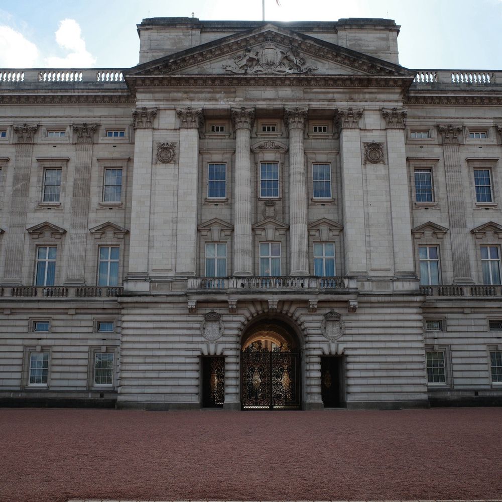 Buckingham Palace - Palace - Landmarks & Historical Buildings Near Me - London, XGL