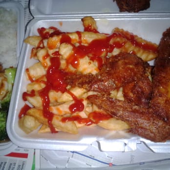 Spring Garden - a tray of food with macaroni and cheese and broccoli - Chinese Near Me - Troy, New York