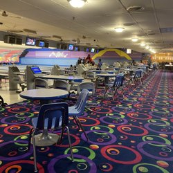 Westgate Bowl - The alley from the entrance.