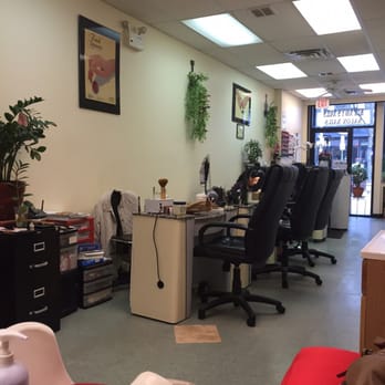 Kim Navy Salon and Nail - Inside - Nail Salons Near Me - Boston, Massachusetts