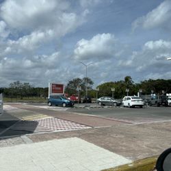 Hertz - Parking spots where cars would be if they had them