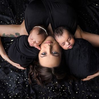 Sweet Smiles Photography - IVF baby photos with twins and mother in newborn photo shoot, JAX florida - Session Photography Near Me Sweet Smiles Photography - IVF baby photos with twins and mother in newborn photo shoot, JAX florida - Session Photography Near Me