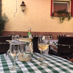 Pizzeria Gran Salerno - Open seating between pizzeria and trattoria