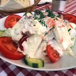 Pizzeria Mona Mia - Salat mit Thunfisch und Weichkäse - 6,40€