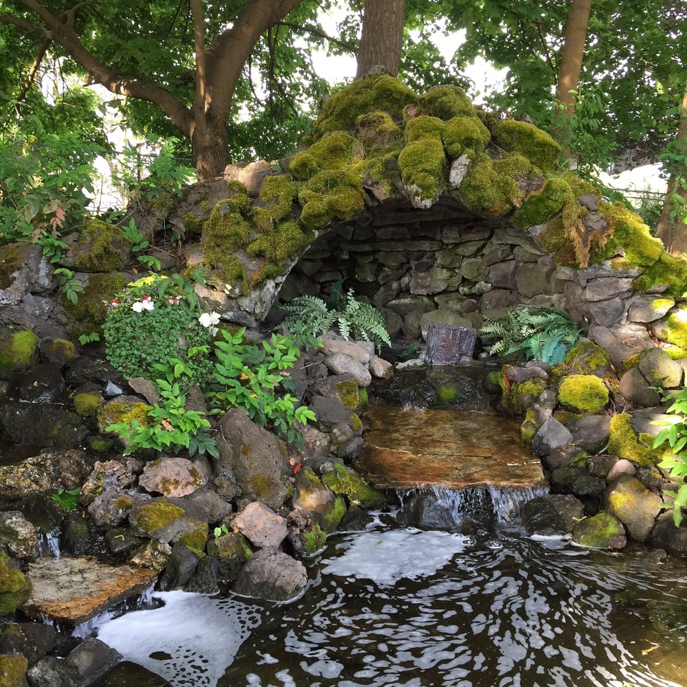 Rosehurst Garden - wedding in Spokane, WA