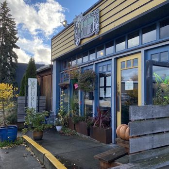Bar Purlieu - French Near Me - Eugene, Oregon