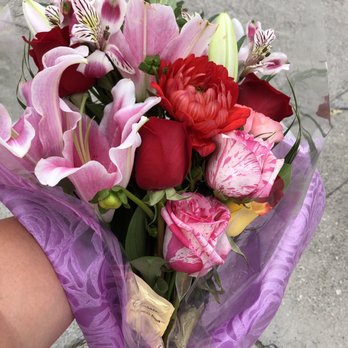 Sharon's Flowers - A $20 bouquet - Florists Near Me - West Los Angeles, California