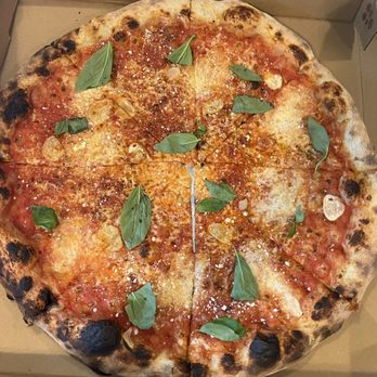Leo - Margherita pie - Pizza Near Me - Brooklyn, New York Leo - Margherita pie - Pizza Near Me - Brooklyn, New York