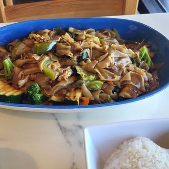 Hug Thai Express - Drunken Noodle - Thai Near Me - La Mesa, California Hug Thai Express - Drunken Noodle - Thai Near Me - La Mesa, California