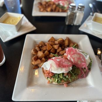 Crave Grille - Avocado toast - American Near Me - Vancouver, Washington