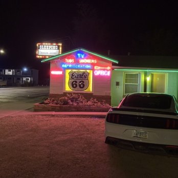 Earl's Rt 66 Motor Court - Earl's at night. - Hotels Near Me - Winslow, Arizona Earl's Rt 66 Motor Court - Earl's at night. - Hotels Near Me - Winslow, Arizona