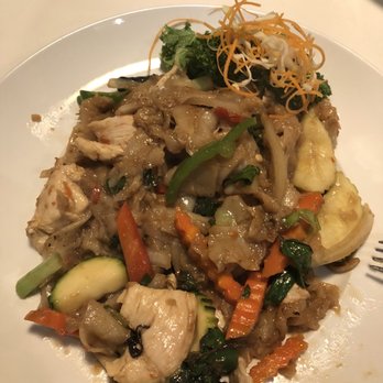 Thailicious27 - Pad Kee Mow with chicken - Thai Near Me - Davenport, Florida Thailicious27 - Pad Kee Mow with chicken - Thai Near Me - Davenport, Florida