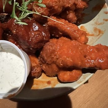 Idyllwild Brewpub - Buffalo Jumbo Chicken Wings - Brewpubs Near Me - Idyllwild, California