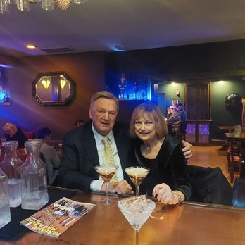 Symphony Hotel Lounge and Jazz Bar - It's Chocolate Martini time! - Jazz & Blues Near Me - Cincinnati, Ohio Symphony Hotel Lounge and Jazz Bar - It's Chocolate Martini time! - Jazz & Blues Near Me - Cincinnati, Ohio