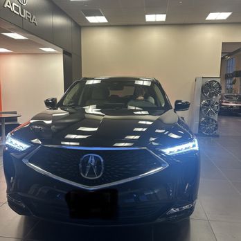 Photos of MCGRATH ACURA OF DOWNTOWN CHICAGO - Updated August 2024 - 103
