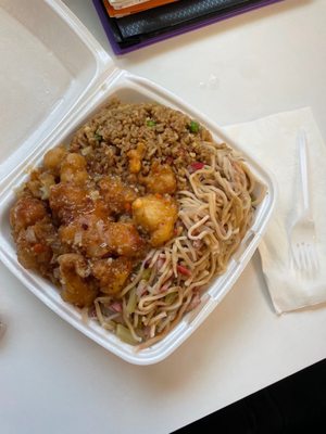 Lee's Chinese Kitchen by null