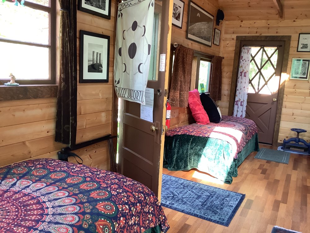 JUDITH & JOHN’S REFUGE IN ASTORIA OREGON 32 Photos 3679B Duane St, Astoria, Oregon