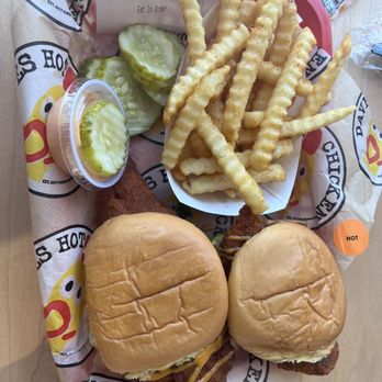 Dave's Hot Chicken - Chicken sandwich - Chicken Shop Near Me - Plano, Texas Dave's Hot Chicken - Chicken sandwich - Chicken Shop Near Me - Plano, Texas