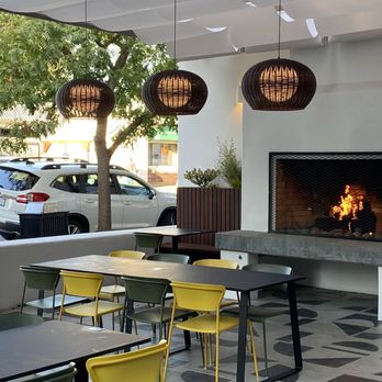 Acorn Cafe - The Acorn Cafe outside patio. - Breakfast & Brunch Near Me - Healdsburg, California