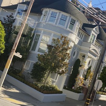 Dylan's Tours - Ms. Doubtfire house - Wine Tours Near Me - San Francisco, California Dylan's Tours - Ms. Doubtfire house - Wine Tours Near Me - San Francisco, California