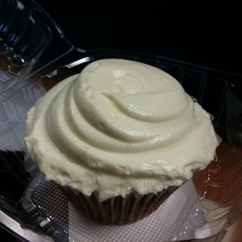 Cream Pan - Red Velvet cupcake - Bakeries Near Me - Tustin, California Cream Pan - Red Velvet cupcake - Bakeries Near Me - Tustin, California