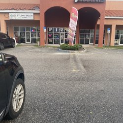 Grado's Pizza - Outside the restaurant