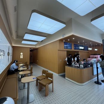 Molly Tea - Interior - Bubble Tea Near Me - Bellevue, Washington