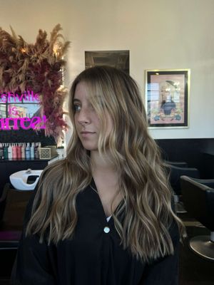 Surreal Beauty Nashvillle | Barber | Blowout Bar by null