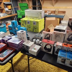 So many electronics!