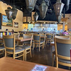 Burger Island - Cool atmosphere.