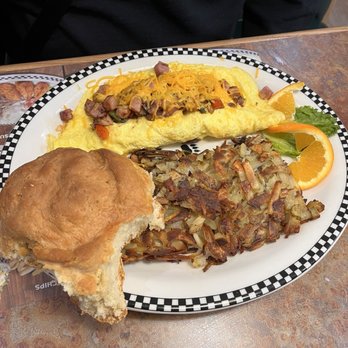 Black Bear Diner Fort Worth Alliance - Denver Omelette (460 cals.) hashbrowns and a biscuit - Diners Near Me - Fort Worth, Texas