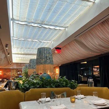 Olivetta - spacious dining - Modern European Near Me - West Hollywood, California Olivetta - spacious dining - Modern European Near Me - West Hollywood, California
