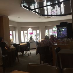 Tang's Palace - Restaurant with a nice aquarium!