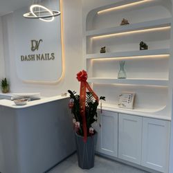 Dash Nails