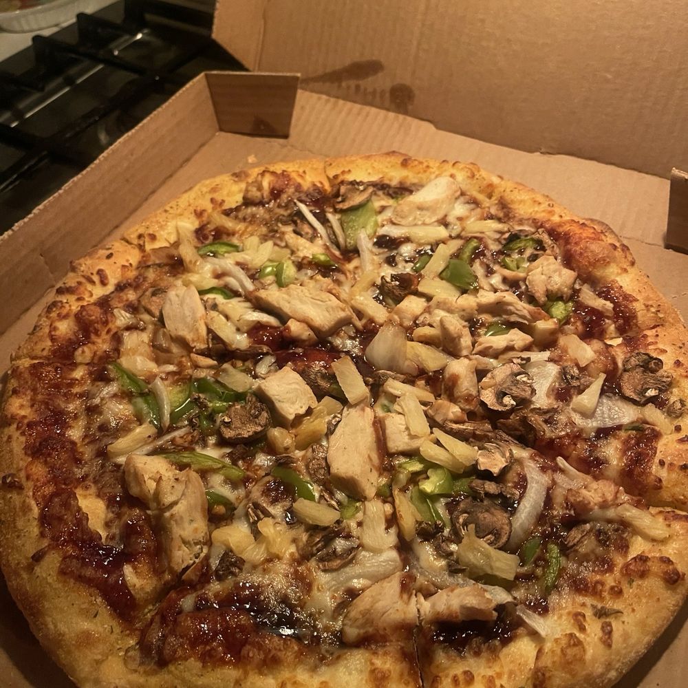 Chicken onions, pineapple, barbecue sauce, and green peppers Chicken onions, pineapple, barbecue sauce, and green peppers
