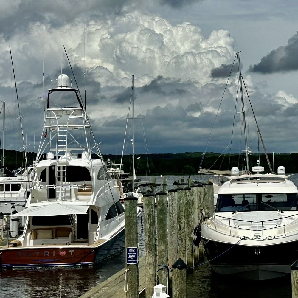 Noah’s 63 main - Doc in the river - Salad Near Me - Essex, Connecticut