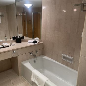 Metropolitan Hotel Vancouver - Hotels Near Me - Vancouver, British Columbia Metropolitan Hotel Vancouver - Hotels Near Me - Vancouver, British Columbia