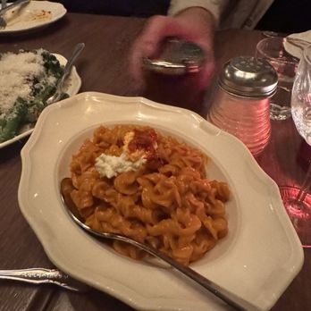 Donna's - The Almighty Fusilli Alla Vodka - Italian Near Me - Los Angeles, California