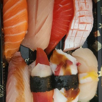FusionCore Japanese Eatery - Sampler Nigiri sushi combo - Japanese Near Me - Burnaby, British Columbia