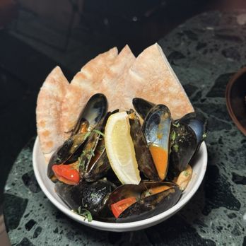 Traveler - laksa mussels - Asian Fusion Near Me - New York, New York