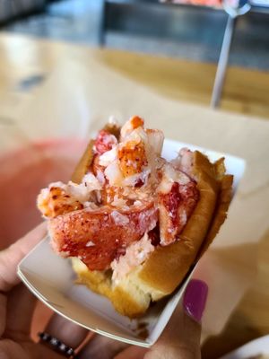 Luke's Lobster SoMa by null