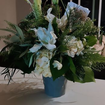 Henry's Place - Floral Designers Near Me - San Mateo, California