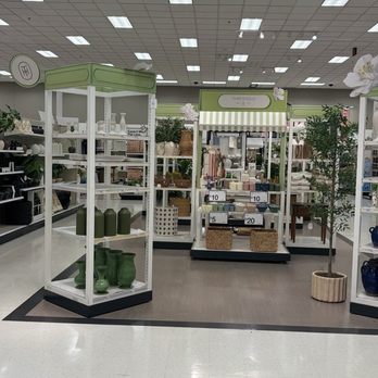 Target - Inside - Department Stores Near Me - Burbank, California