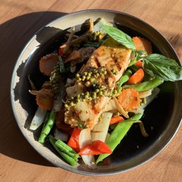 Salmon Pad Thai